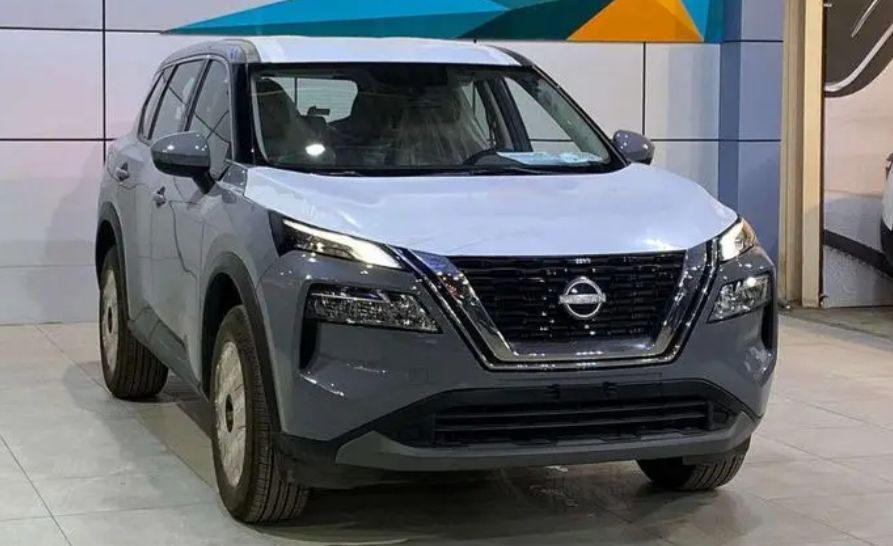 نيسان اكس تريل ٥ مقاعد دبل او بدون ٢٠٢٥