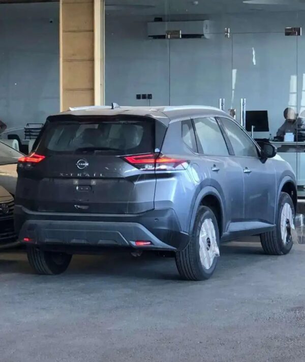 نيسان إكس تريل 2025 – SUV عائلية بـ 7 مقاعد