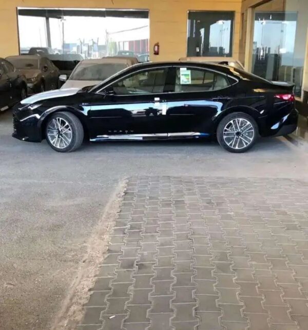 كامري ال اي هايبرد ٢٠٢٥
