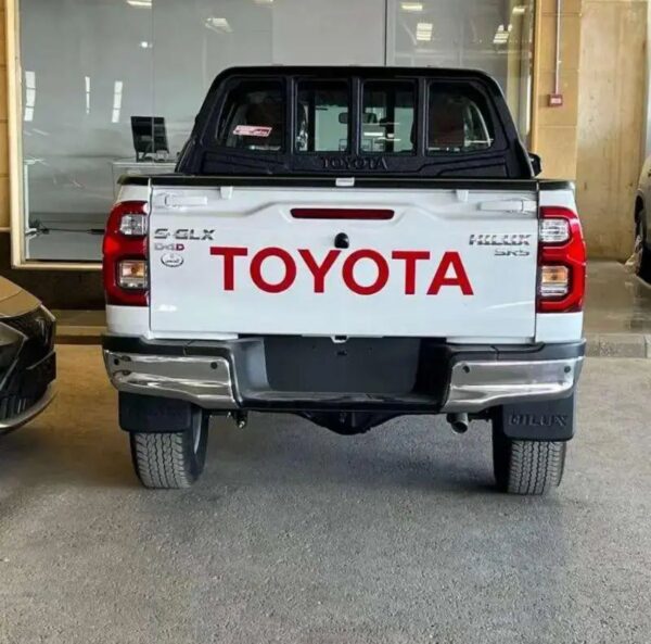 هايلكس فل كامل ديزل ٢٠٢٤
