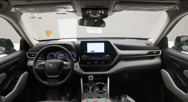 WhatsApp Image 2025-03-01 at 21.20.06 تويوتا هايلاندر GLE 2024 – SUV