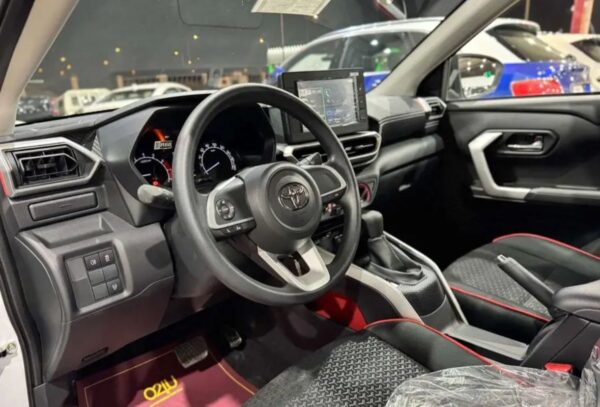 WhatsApp Image 2025-03-01 at 21.21.06 (2) تويوتا رايز ستاندر 2024 – SUV